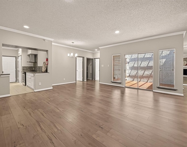4024 Breakwood Drive - Photo Thumbnail 8