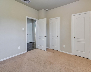 2603 Deerwood Heights Lane - Photo Thumbnail 10