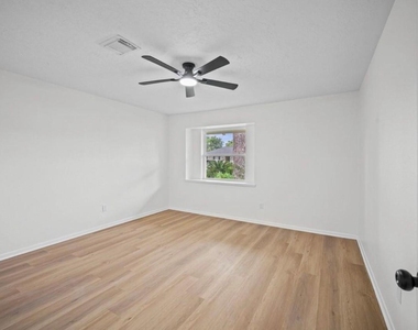 10935 Silkwood Drive - Photo Thumbnail 10