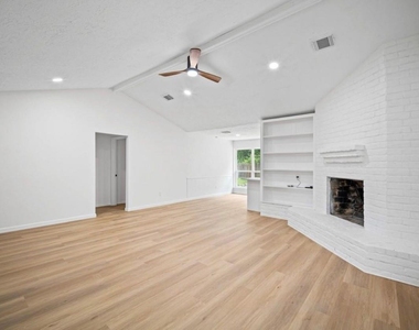 10935 Silkwood Drive - Photo Thumbnail 2