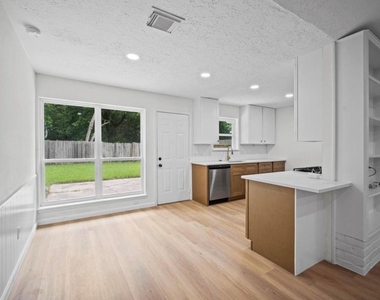 10935 Silkwood Drive - Photo Thumbnail 3
