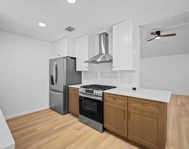 10935 Silkwood Drive - Photo Thumbnail 7