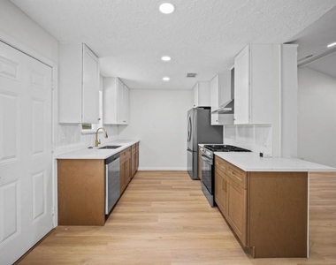 10935 Silkwood Drive - Photo Thumbnail 6