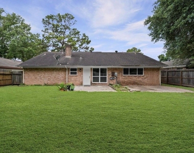 10935 Silkwood Drive - Photo Thumbnail 14