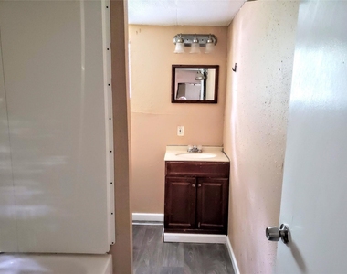 886 Queenswood - Photo Thumbnail 4