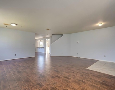 6707 Wild Pecan Trail - Photo Thumbnail 2