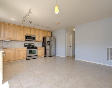 6707 Wild Pecan Trail - Photo Thumbnail 11