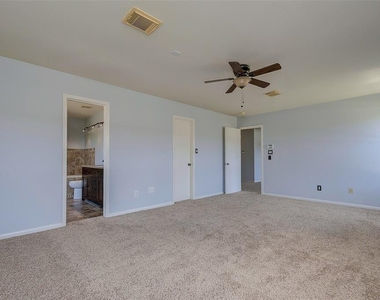 6707 Wild Pecan Trail - Photo Thumbnail 16