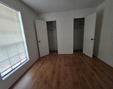 8323 Wilcrest Drive - Photo Thumbnail 8