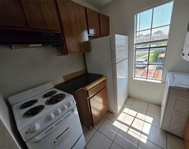 8323 Wilcrest Drive - Photo Thumbnail 5