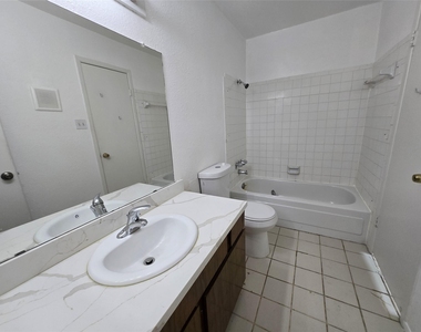 8323 Wilcrest Drive - Photo Thumbnail 10