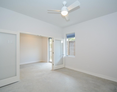 1905 Oakdale Street - Photo Thumbnail 7