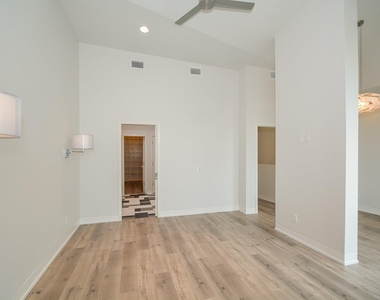 1905 Oakdale Street - Photo Thumbnail 25