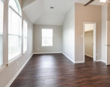 15474 Bammel Oaks Court - Photo Thumbnail 7