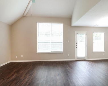 15474 Bammel Oaks Court - Photo Thumbnail 3