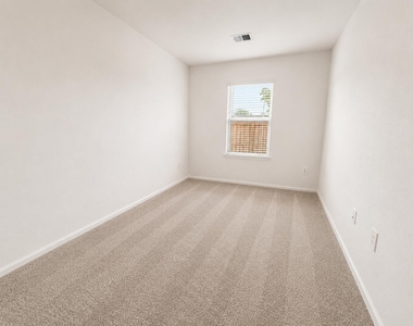 1515 Las Cuevas Drive - Photo Thumbnail 10