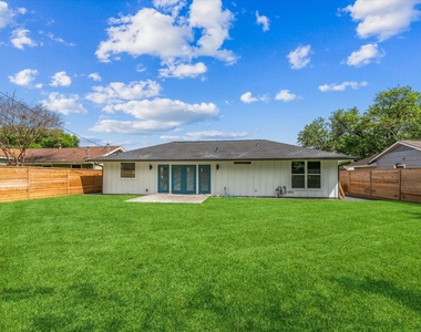 1845 Huge Oaks Street - Photo Thumbnail 24