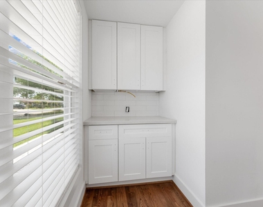 1845 Huge Oaks Street - Photo Thumbnail 14