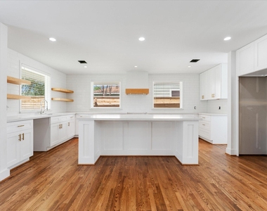 1845 Huge Oaks Street - Photo Thumbnail 7