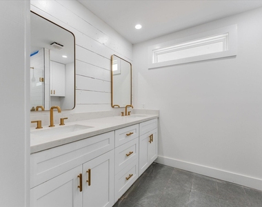1845 Huge Oaks Street - Photo Thumbnail 16