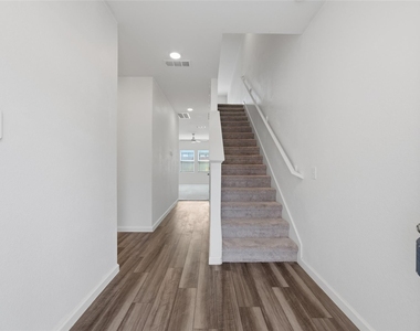 9228 Boulder Boulevard - Photo Thumbnail 3