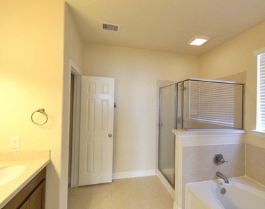 6307 Falling Briar Ln - Photo Thumbnail 14