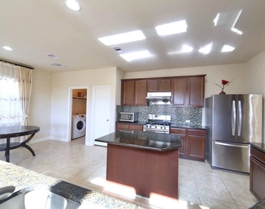 6307 Falling Briar Ln - Photo Thumbnail 8