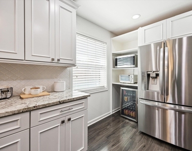 7614 Braesview Lane - Photo Thumbnail 10
