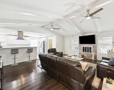 7614 Braesview Lane - Photo Thumbnail 1