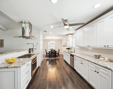 7614 Braesview Lane - Photo Thumbnail 4