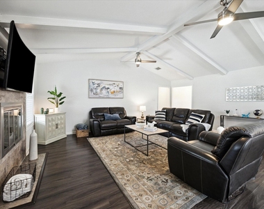 7614 Braesview Lane - Photo Thumbnail 7