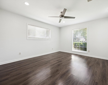 7614 Braesview Lane - Photo Thumbnail 19