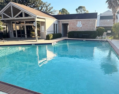 7900 N Stadium Dr - Photo Thumbnail 19