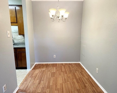 7900 N Stadium Dr - Photo Thumbnail 9