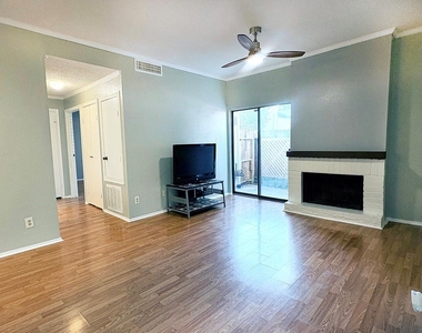 7900 N Stadium Dr - Photo Thumbnail 10