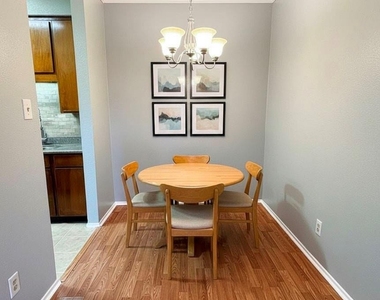 7900 N Stadium Dr - Photo Thumbnail 2