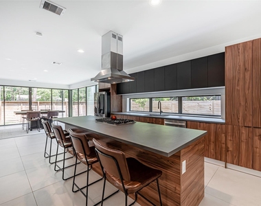 1601 Beech Drive - Photo Thumbnail 9
