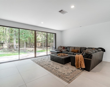1601 Beech Drive - Photo Thumbnail 4