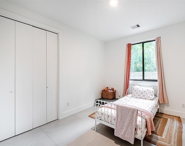 1601 Beech Drive - Photo Thumbnail 13