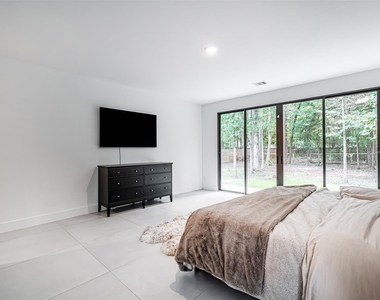 1601 Beech Drive - Photo Thumbnail 16