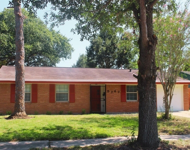 5747 Greencraig Drive - Photo Thumbnail 2