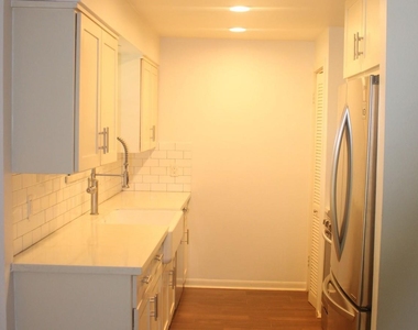 5747 Greencraig Drive - Photo Thumbnail 7