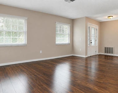 2469 Lackland Avenue - Photo Thumbnail 3