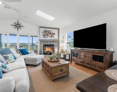 6029 Bayway Court - Photo Thumbnail 7