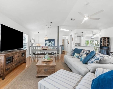6029 Bayway Court - Photo Thumbnail 8