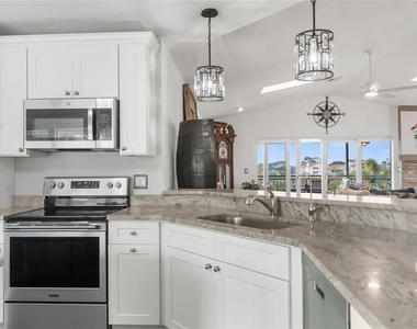 6029 Bayway Court - Photo Thumbnail 11