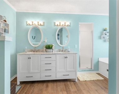 6029 Bayway Court - Photo Thumbnail 15