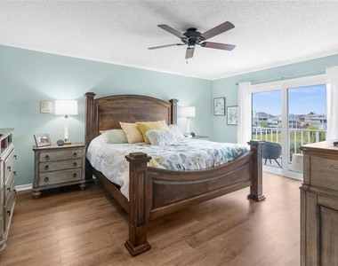 6029 Bayway Court - Photo Thumbnail 14
