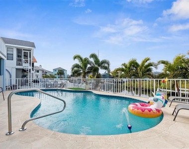 6029 Bayway Court - Photo Thumbnail 3