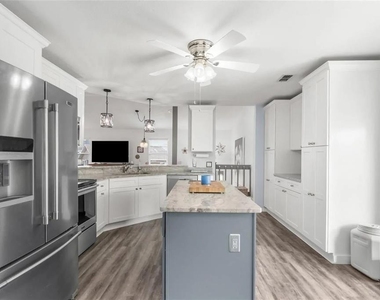 6029 Bayway Court - Photo Thumbnail 10